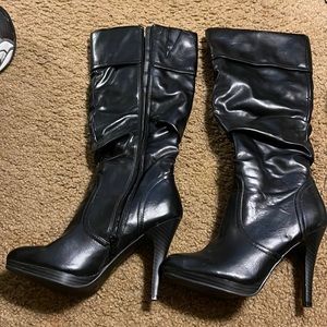 Worthington Size 6 leather boots